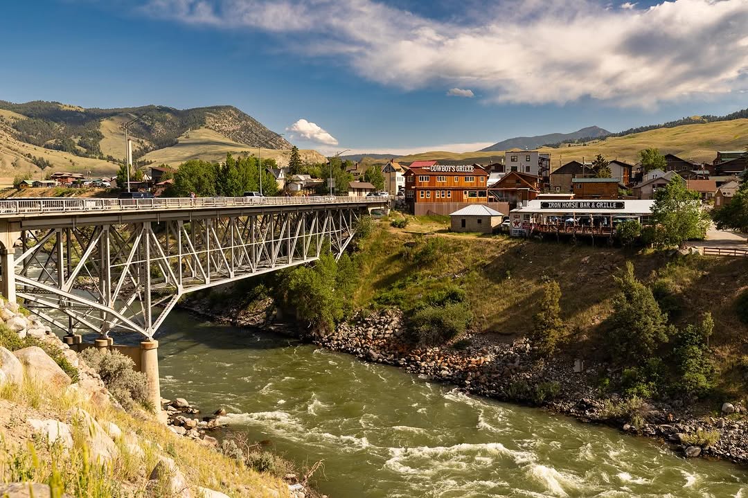 Paisaje Nocturno con Estrellas